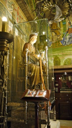 111 - Barcelona - Basilica Mare de Deu de la Merce i Sant Miquel Arcangel - interior